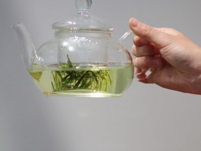 喝茶的好處和壞處分別是什么，長期喝茶有什么危害？