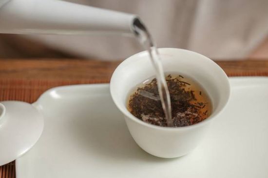 各類(lèi)茶的注水方式，不同的茶泡茶時(shí)怎么注水
