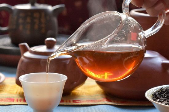 老茶浸蜜有什么功效，茶葉浸蜂蜜治咳嗽