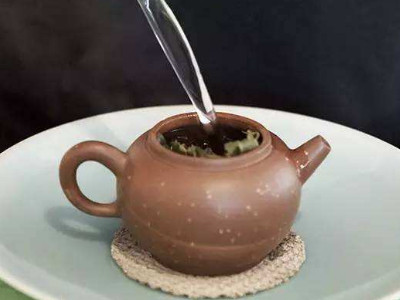 鐵觀音的泡法，水溫100°C最佳第一泡不能喝