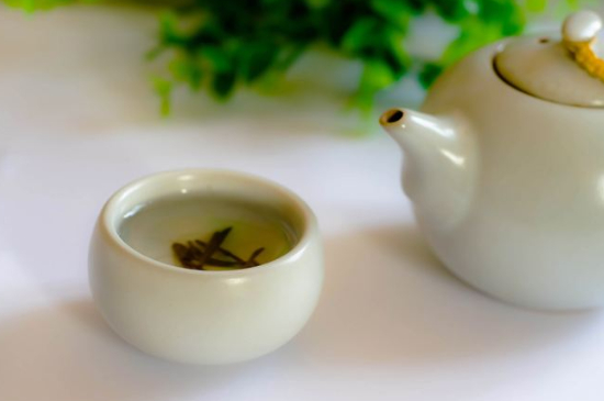 綠茶碧螺春怎么泡簡(jiǎn)易步驟，沖泡碧螺春的十二步驟口訣