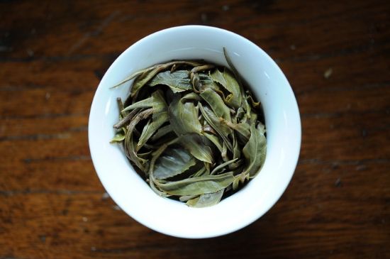 干吃茶葉致癌嗎，長期吃干茶葉的危害