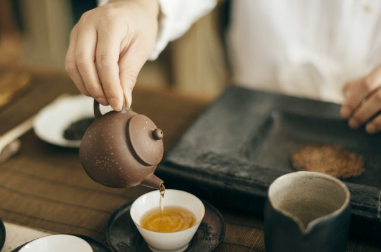 女人喝茶要行扣茶禮嗎，叩茶禮女士能用嗎？