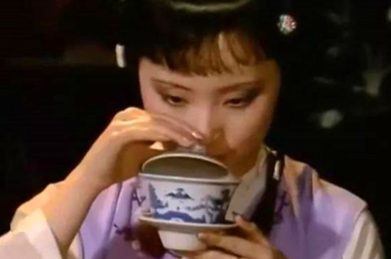 女士喝茶優(yōu)雅姿勢(shì)，女士正確喝茶姿勢(shì)禮儀