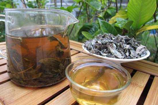 怎樣辨別莓茶發(fā)霉了，莓茶發(fā)霉和白霜的區(qū)別