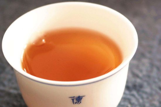 老茶和新茶哪個好，老茶好喝還是新茶好喝