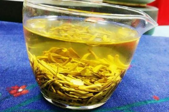 老茶和新茶哪個好，老茶好喝還是新茶好喝