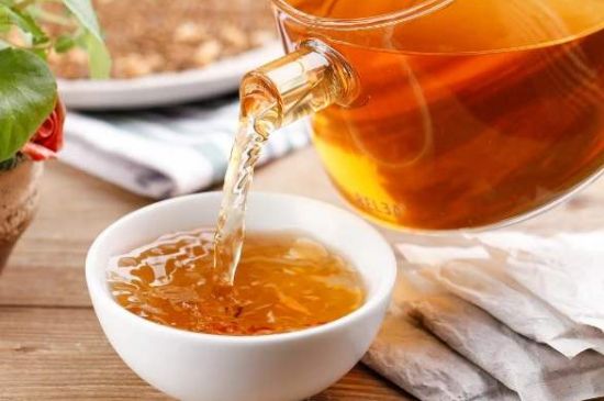 飯店喝的聞起很香的茶，餐館里的蕎麥茶還是大麥茶？