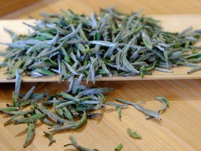 白毫銀針?lè)艓啄曜詈?，白毫銀針什么年份最好？