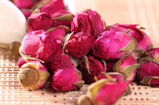 玫瑰花的最佳搭配，喝玫瑰花茶搭配什么喝好？