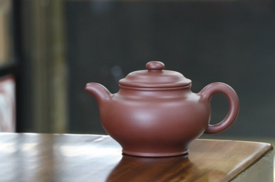 剛買的紫砂壺要怎么開壺養(yǎng)壺，<a href=http://www.mrakjxw.com/chaju/zisha/ target=_blank class=infotextkey>紫砂壺開壺</a>與養(yǎng)壺的方式方法