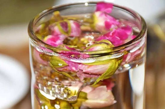 好玫瑰花茶多少錢(qián)一斤啊，玫瑰花茶價(jià)格多少錢(qián)合理？