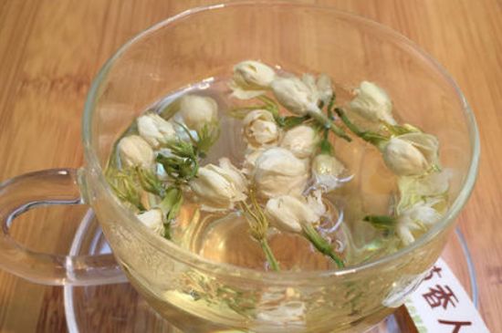 茉莉泡水禁忌，茉莉干花泡水的功效與禁忌
