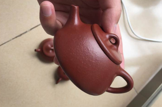 朱泥壺適合泡紅茶嗎，紅茶適合泡紫泥還是朱泥壺