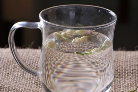 茉莉泡水禁忌，茉莉干花泡水的功效與禁忌