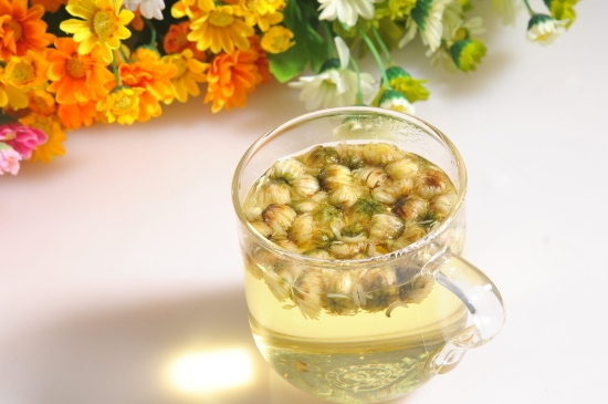 喝菊花茶有什么效果，女人長(zhǎng)期喝菊花茶好嗎？