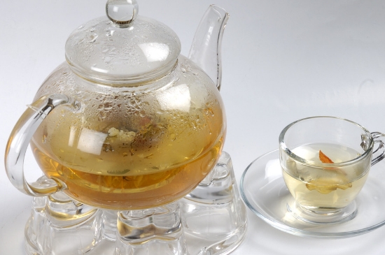 經(jīng)常菊花泡水好嗎，喝菊花茶有什么好處？