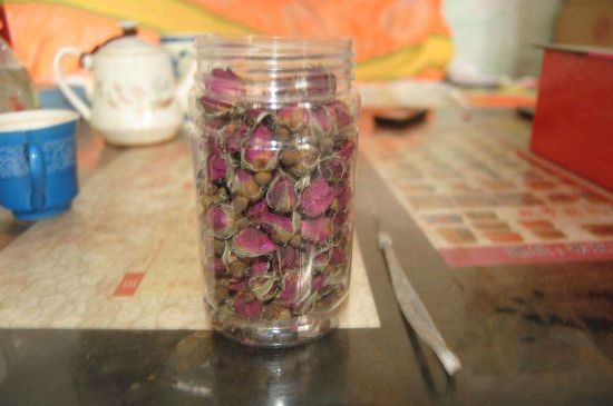 玫瑰花茶上火嗎，盲目喝玫瑰花茶易上火