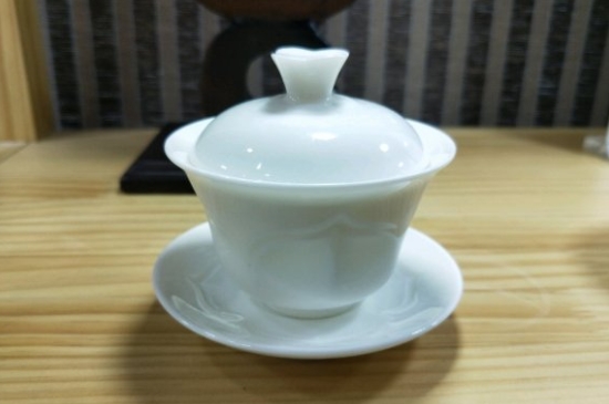 常見的七大材質(zhì)的茶具優(yōu)缺點，用什么材質(zhì)的茶具泡茶最好？