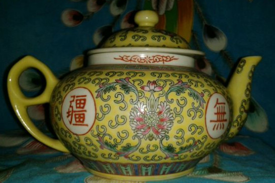 瓷壺適合泡什么茶，瓷器茶具喝什么茶好