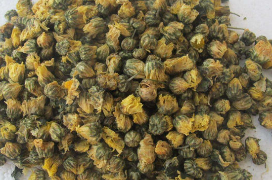 菊花茶大朵小朵有什么區(qū)別，菊花喝大朵還是小朵？