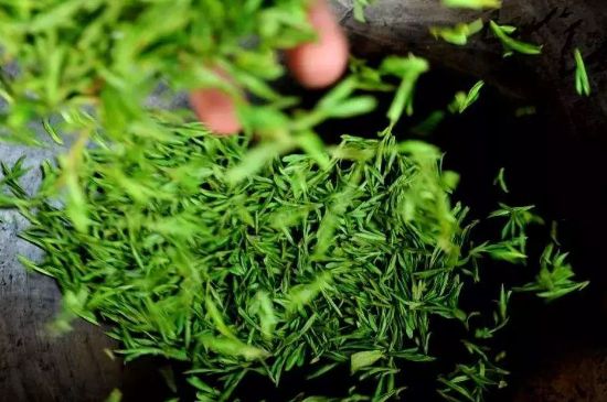 龍井茶炒茶葉怎么炒出好茶色，茶葉怎樣做出來(lái)最綠？