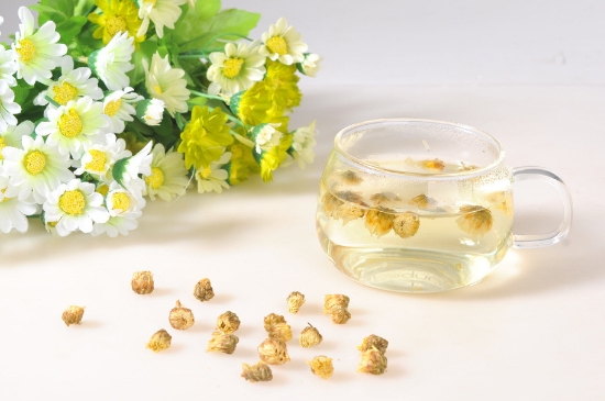 喝菊花茶有什么效果，女人長(zhǎng)期喝菊花茶好嗎？