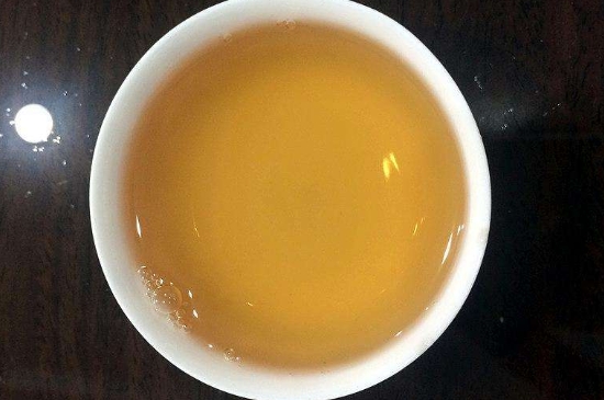 白茶三年為藥七年為寶的原理，為什么說一年茶三年藥七年寶？