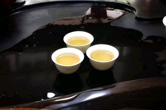 蜜蘭香好還是鴨屎香好，鳳凰單叢茶蜜蘭香和鴨屎香特點(diǎn)有哪些？