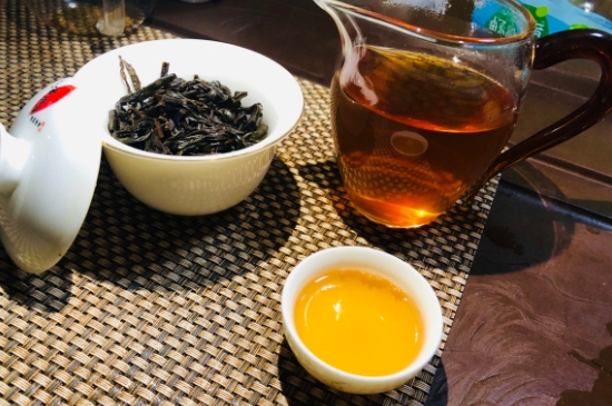為什么喝巖茶會(huì)上火，巖茶喝多上火怎么辦？