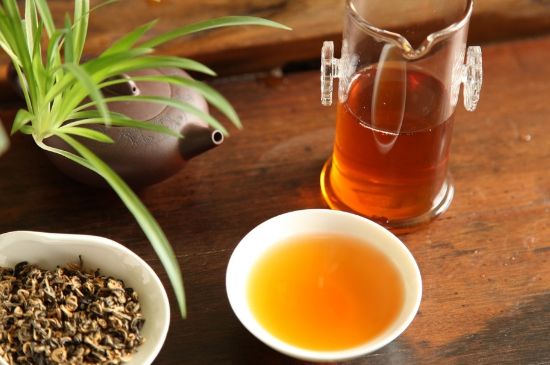 飯后多長(zhǎng)時(shí)間喝六堡茶最好，六堡茶一天喝多少