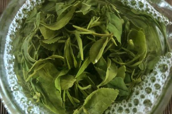 綠茶放了三年還能喝嗎，綠茶放久了喝了會(huì)怎樣