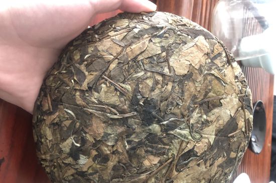 7年壽眉和2年白牡丹哪個(gè)好，老白茶壽眉與白牡丹的口感區(qū)別