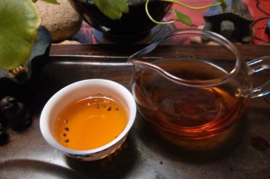 正山小種對(duì)胃好嗎，正山小種養(yǎng)胃還是傷胃