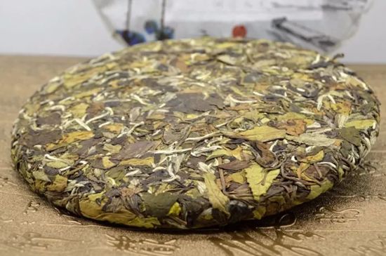 怎么撬老白茶茶餅不容易碎，福鼎白茶如何撬茶方法