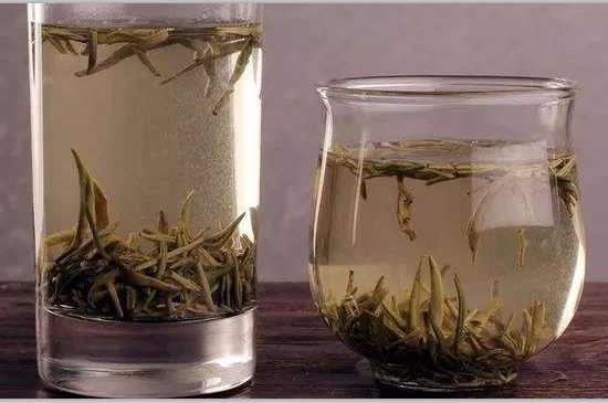 西湖龍井茶毫和發(fā)霉區(qū)別圖片，長霉的龍井茶葉會是什么樣？