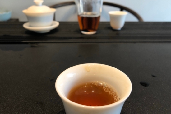 為什么喝巖茶會(huì)上火，巖茶喝多上火怎么辦？