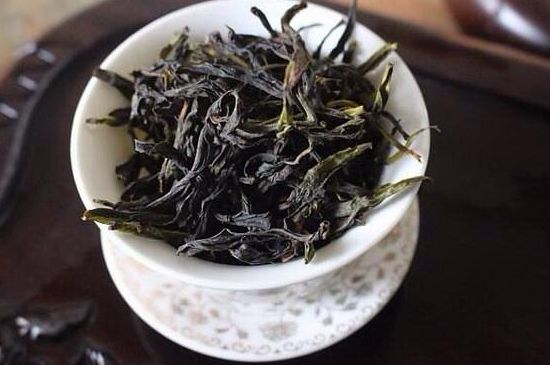 鴨屎香單叢雪片茶的特點，鳳凰雪片茶有什么特點？