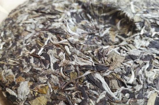 7年壽眉和2年白牡丹哪個(gè)好，老白茶壽眉與白牡丹的口感區(qū)別