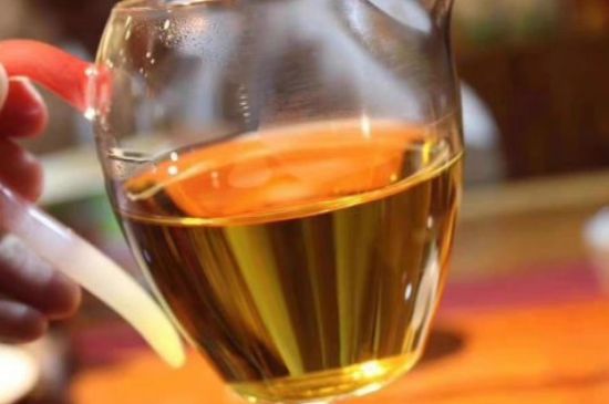 女人晚上喝紅茶好嗎，女人紅茶啥時(shí)候喝最好？