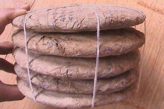 茯磚茶與普洱茶哪個好，茯茶和普洱茶口味區(qū)別