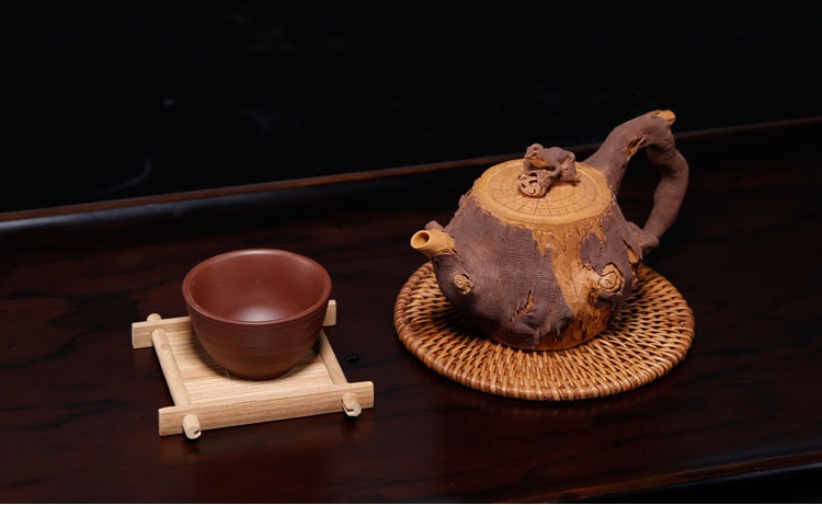 仿木外皮紫砂壺，創(chuàng)意木樁手工雕刻紫砂壺